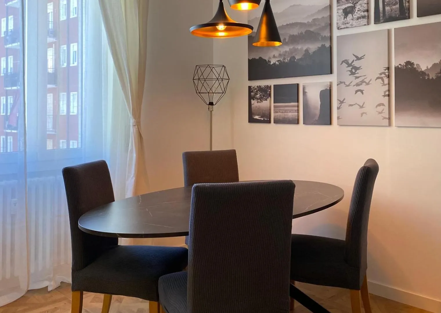Modern 2 Bedrooms - Cino 15 Milan Italy